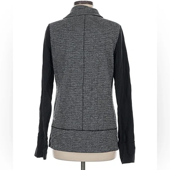 Lululemon Daily Yoga Jacket
Coco Pique Black / Black - Picture 3 of 8
